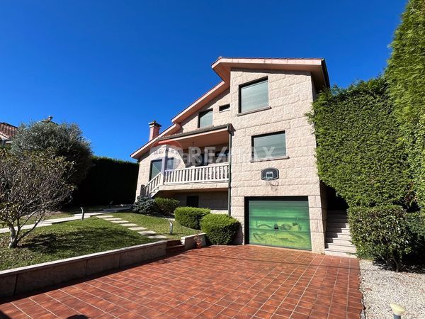 Foto 8ca43a15-67ba-43e1-a6ea-34e8ce0cb4e3. Casa amb calefacció aparcament piscina a Tui