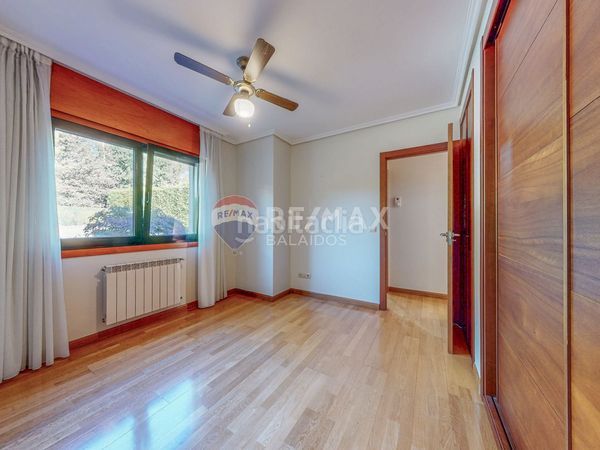 Foto af8d205e-993f-4277-88d3-c1bb97d702fd. Casa amb calefacció aparcament piscina a Tui