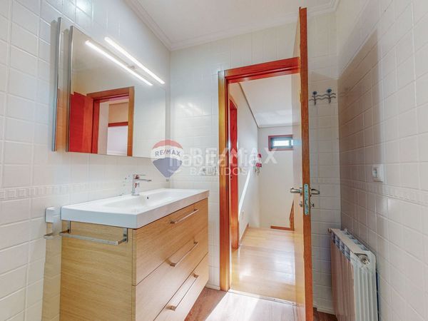 Foto d37e9e09-d1b6-4314-8b83-ba8d99513b23. Casa amb calefacció aparcament piscina a Tui