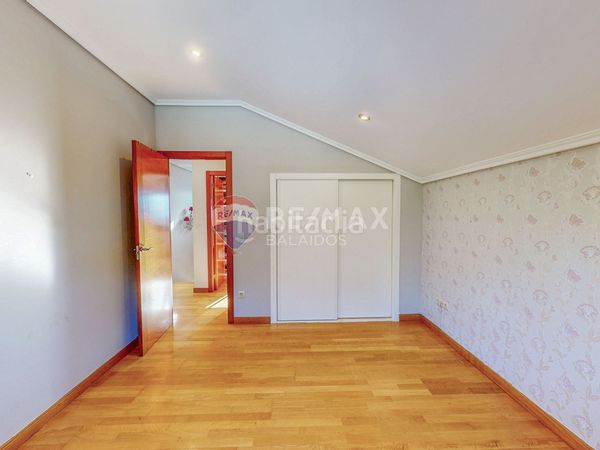 Foto d5382232-3690-4742-b5cf-05c96feac123. Casa amb calefacció aparcament piscina a Tui