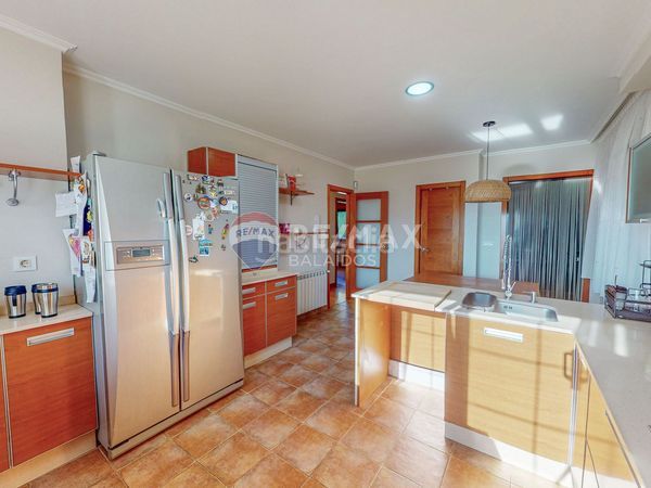 Foto e9342f61-3e55-4535-9a77-d2f6b990d84d. Casa amb calefacció aparcament piscina a Tui