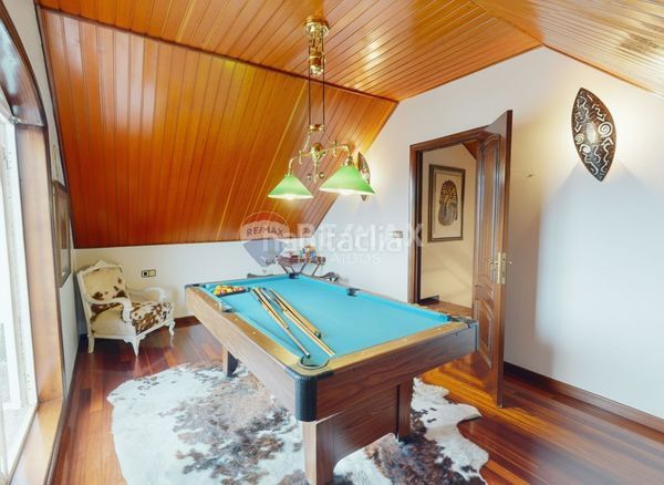 Foto 5a468464-4a8b-440d-966f-7959195647bb. Casa amb calefacció aparcament a Valadares - Beade Vigo