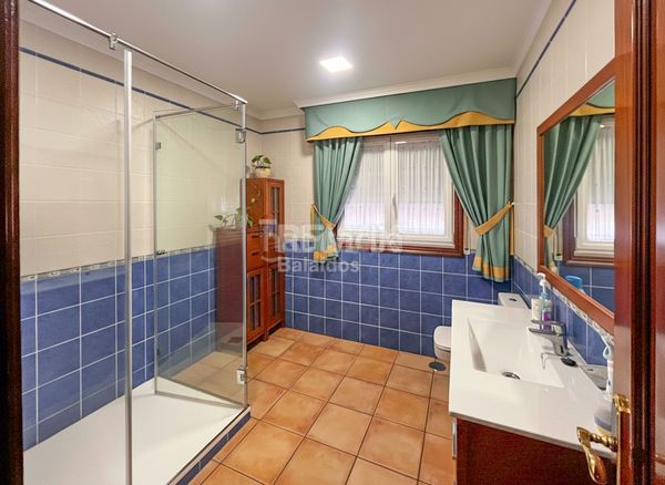 Foto c8c63039-734b-4d61-b75b-3c7dfbdb993a. Casa amb calefacció aparcament a Rosal (O)