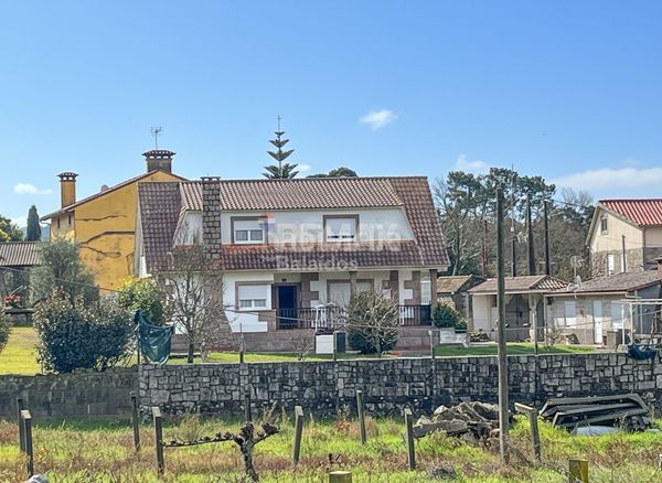 Foto fa763bb0-4dc7-4ad0-b2c6-54d00b31d3ba. Casa amb calefacció aparcament a Rosal (O)