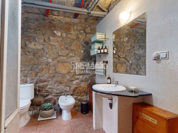 Foto 7a441e4e-de31-4ac2-8110-0eeac8032e6d. Casa amb calefacció aparcament a Tomiño