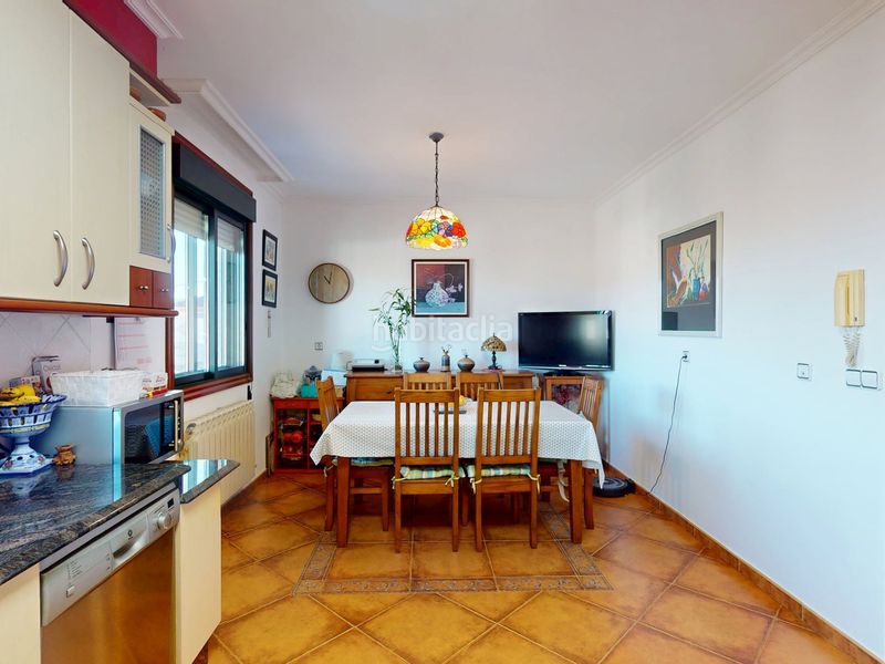 Foto a0e2e8d0-5533-45ef-8f2b-c00831e1b066. Casa amb calefacció aparcament a Sardoma - Castrelos Vigo