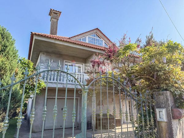 Foto a6b80fae-73c6-4449-955d-b98e32f902bb. Casa aparellada amb aparcament a Guarda (A)