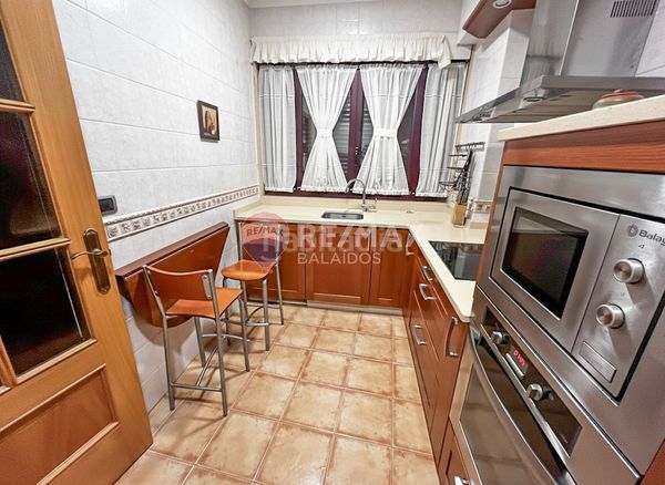 Foto dbc30f63-6af0-42c3-b6a1-5001f5bea161. Casa aparellada amb calefacció a Guarda (A)