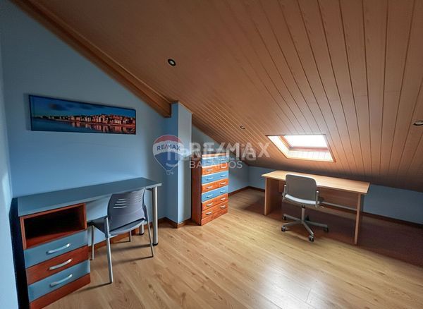 Foto e0cc896a-cd09-44ca-8c24-cec2ab96ce59. Casa aparellada amb calefacció a Guarda (A)