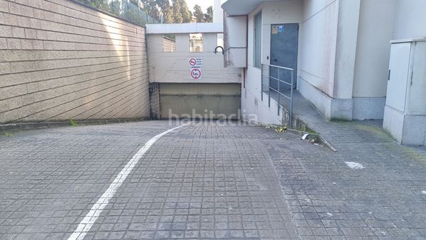 Foto fd0187db-2760-4a50-9d72-717329037fda. Aparcament cotxe a Navia Vigo