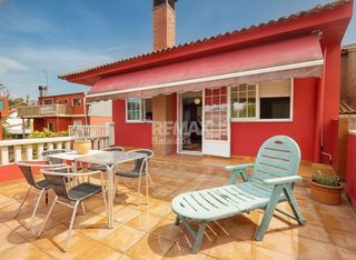 Doppelhaus in Rúa Manuel Costas Bastos