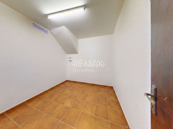 Foto 5f78e4b9-f752-400b-9809-7d9132e945e2. Casa amb calefacció aparcament piscina a Sardoma - Castrelos Vigo