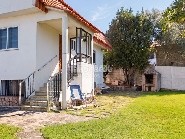 Foto 7334cf21-2d92-4718-8466-8e5447ca10a6. Casa amb calefacció aparcament piscina a Sardoma - Castrelos Vigo