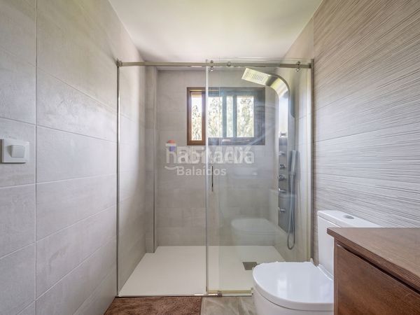 Foto a4b0a470-6900-4c50-b821-16d626ce942b. Casa amb calefacció aparcament piscina a Sardoma - Castrelos Vigo