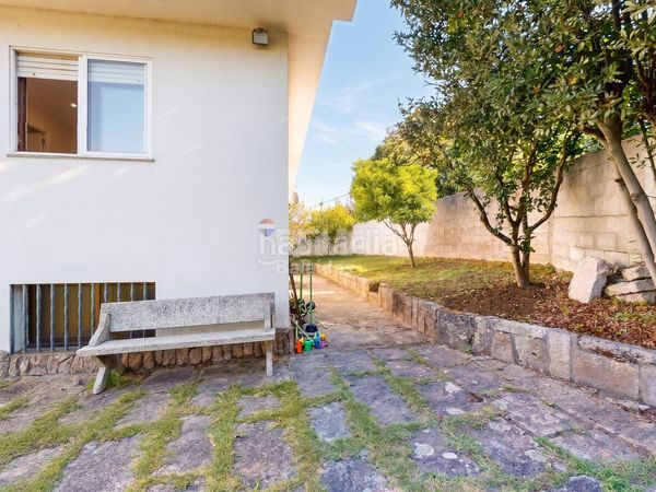 Foto aa4c3e2e-ca2e-4b66-bd59-ebf83d5debf9. Casa amb calefacció aparcament piscina a Sardoma - Castrelos Vigo