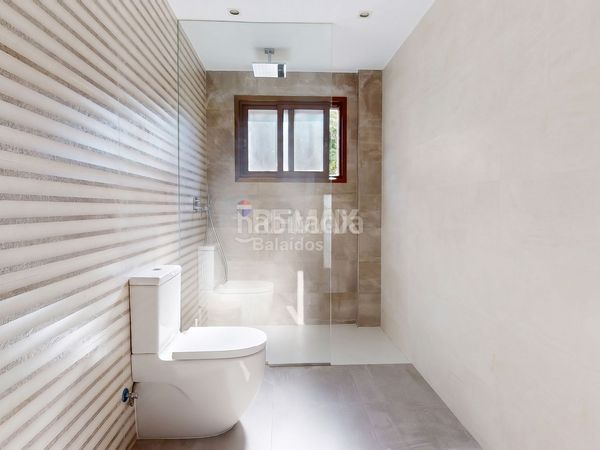 Foto fa3da634-0557-48c3-a866-075c5c8718f2. Casa amb calefacció aparcament piscina a Sardoma - Castrelos Vigo