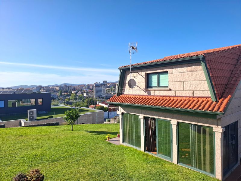 Foto 54351e85-6267-4fef-a975-3698018a31eb. Casa amb calefacció aparcament a Sardoma - Castrelos Vigo