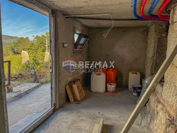Foto a09db3a3-6116-460d-993c-3eba42d34980. Casa pareada en Cenlle
