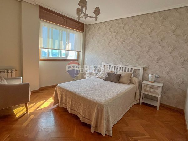 Foto a2f89d1b-f677-43bd-b9c2-c63501bd2c72. Casa amb calefacció aparcament piscina a Baiona