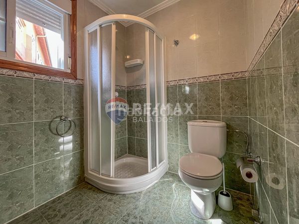 Foto b40122ad-d7d9-4352-945d-6b4747f3a92c. Casa amb calefacció aparcament piscina a Baiona