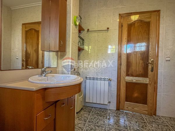 Foto c962d61b-f4f9-438e-a788-4ecca2dbd044. Casa amb calefacció aparcament piscina a Baiona