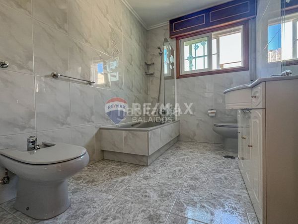 Foto f752736f-654d-4409-85cd-a7e0f387b7c6. Casa amb calefacció aparcament piscina a Baiona