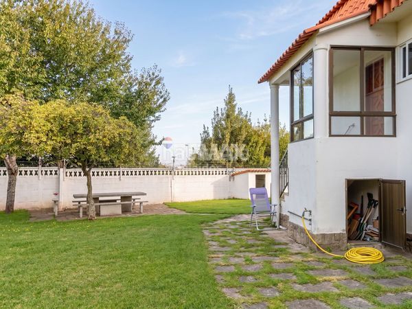Foto b232de7e-cb50-4455-b604-2327568a2b0c. Casa en Sardoma - Castrelos Vigo