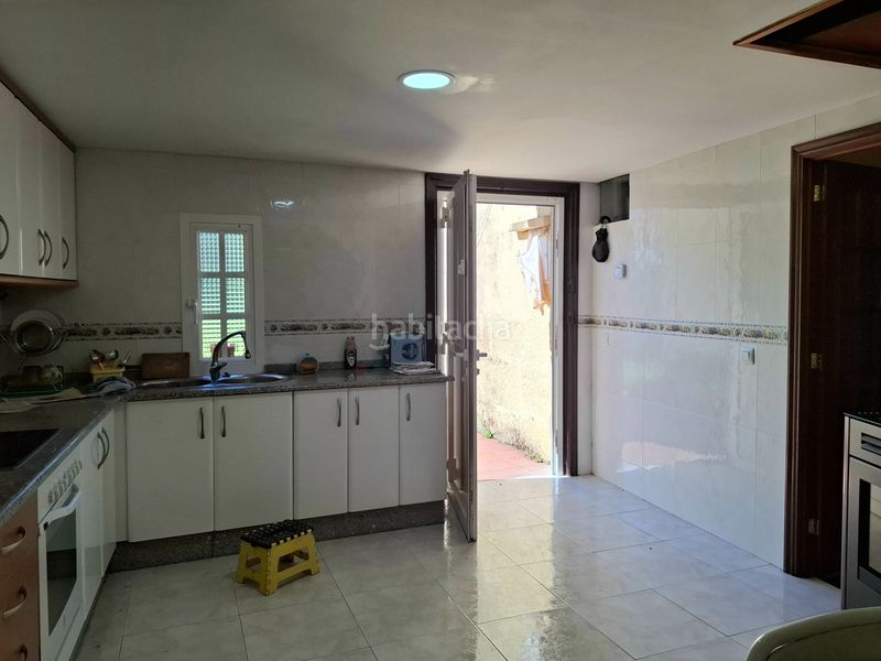 Foto 59cf19c1-2f82-43bc-8cdf-56aabab758fe. Casa aparellada a Casablanca - Calvario Vigo
