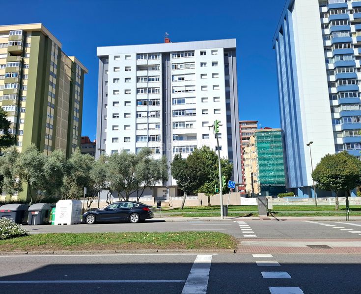 Foto e7f1e248-6bb4-45ef-ad34-90979a130d07. Pis amb calefacció aparcament a Coia Vigo