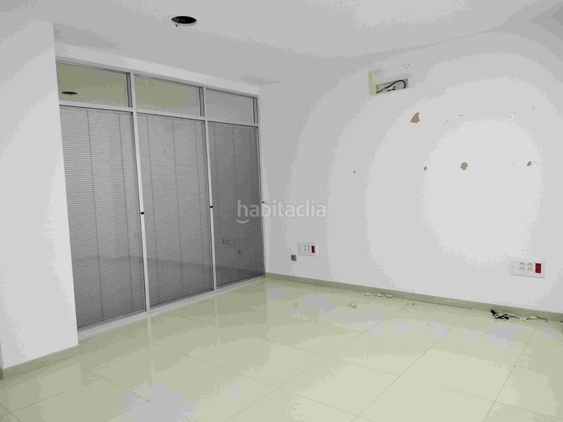 Foto 5e856722-8856-4c20-838e-cc6631889a69. Alquiler local comercial en isaac peral 1 local comercial adaptado 322 m2, esquina marques de aracena en Huelva