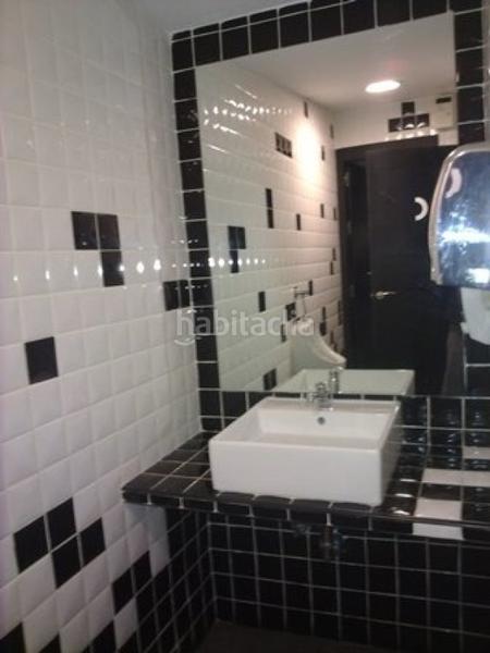 Foto d29bba4d-744e-49b2-b189-1481271b012f. Local comercial a Centro Huelva