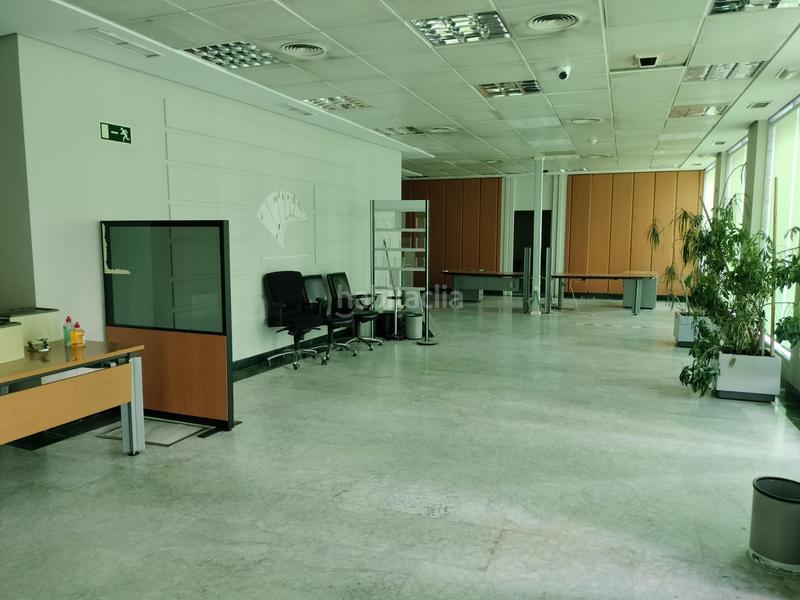 Foto d235ed04-b33e-4f0f-9e13-9cff9d386682. Local comercial . avda. federico molina, esquina. en Huelva