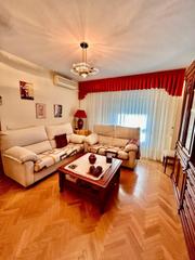 Pis a Hispanoamérica-Comunidades. Oportunidad piso en venta en zona de comunidades con plaza de ga