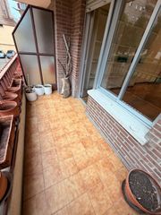 Pis a Estación. Amplia vivienda de 4 habitaciones en paseo de la estación de val