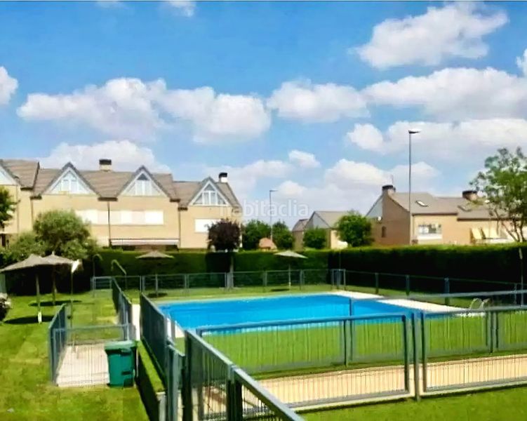 Foto a1d68cbf-2628-4844-8bcc-2d5355420711. Casa adossada amb calefacció aparcament piscina a Valdemoro