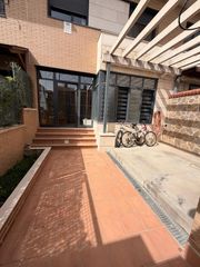 Casa adossada a Hispanoamérica-Comunidades