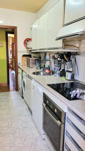 Foto ab94be0d-d294-44f9-959c-013d70920a99. Piso en Hispanoamérica-Comunidades Valdemoro