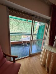 Flat in Parque Europa-Los Pitufos. Oportunidad piso con ascensor zona la indiana de 3 habitaciones