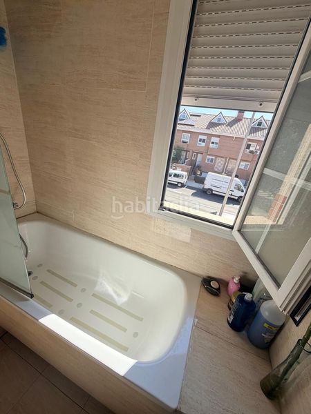 Foto 5c0e0609-4aa6-4d28-8b1b-7a4b5c513d84. Casa amb calefacció a Altos del Olivar-El Caracol Valdemoro