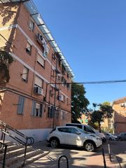 Pis a Buena Vista. Oportunidad piso de 3 habitaciones baño y aseo en carabanchel al