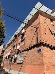 Appartement à Buena Vista. Oportunidad piso de 3 habitaciones baño y aseo en carabanchel al