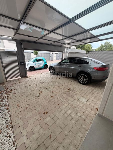Foto 02596d22-fdb6-4c86-9e26-f96e2e31d39a. Casa adossada amb calefacció aparcament a Seseña nuevo Seseña