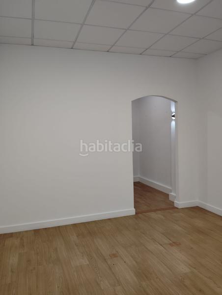 Foto 24312dc7-3dc0-465f-a41e-499162049ec9. Geschäftsraum in rúa carcasia 21 in Noia