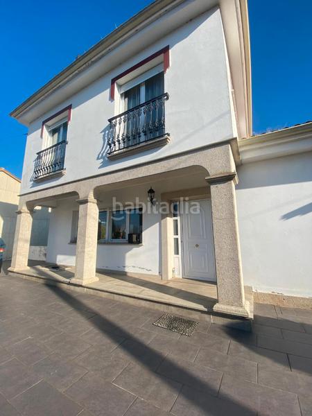 Foto 1225ea3c-603c-433c-bcc3-17f94737bb9d. Casa amb xemeneia calefacció aparcament a Noia