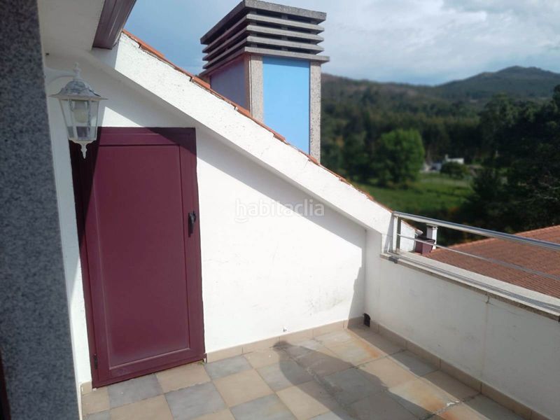 Foto bcfff03e-294e-47a0-8193-903853535a26. Casa adossada a carretera 46 a Porto do Son