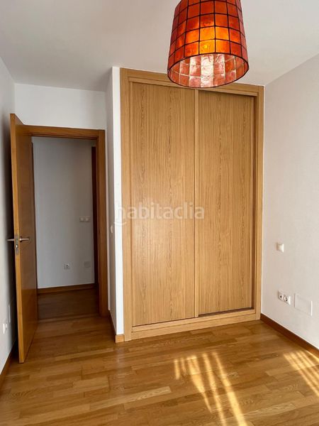 Foto 1feba8b0-5ed9-455a-b390-008f4556a1ad. Pis amb aparcament a Noia