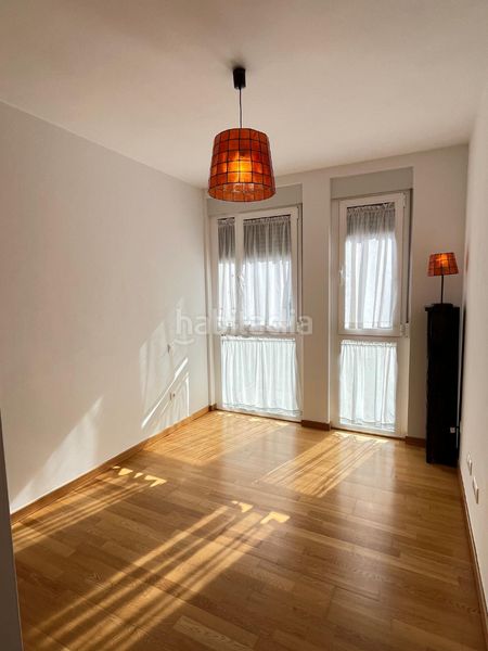 Foto bee9c174-29c0-4060-8e1d-99ed98256262. Pis amb aparcament a Noia