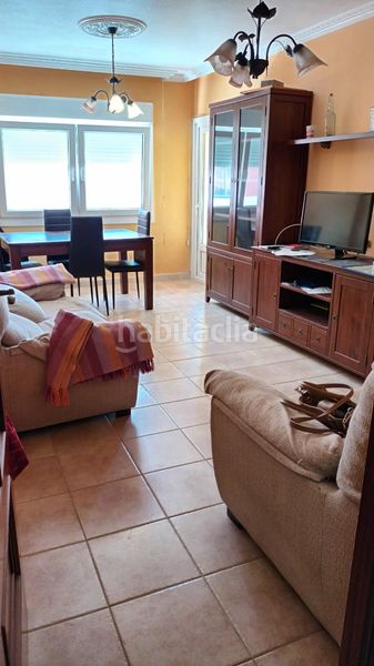 Foto 2bff18e0-ac3d-416e-af1e-ee55021e6d1b. Pis a rúa ourense 4 a Noia
