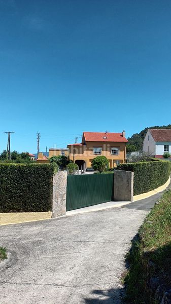 Foto 69488a9b-ae30-4d6e-9a6d-d689600e8acf. Casa  venta en Muros