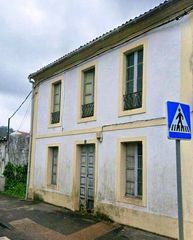 House in Outes. Casa en venta en outes